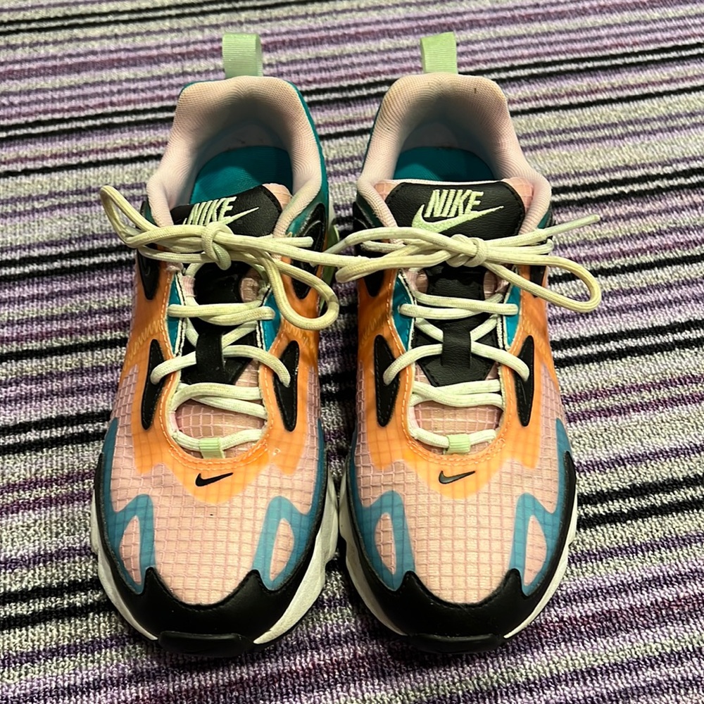 Multicolored Nike airs only slightly worn a couple of times